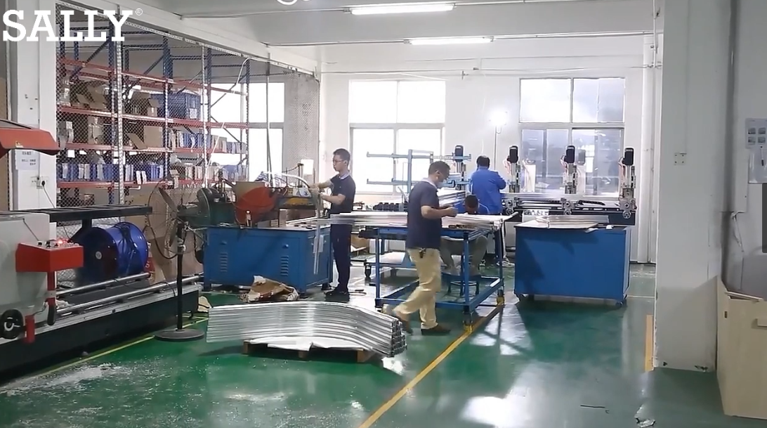 Los Centros de Producción de Puertas de Ducha de China: Creando Elegancia y Funcionalidad